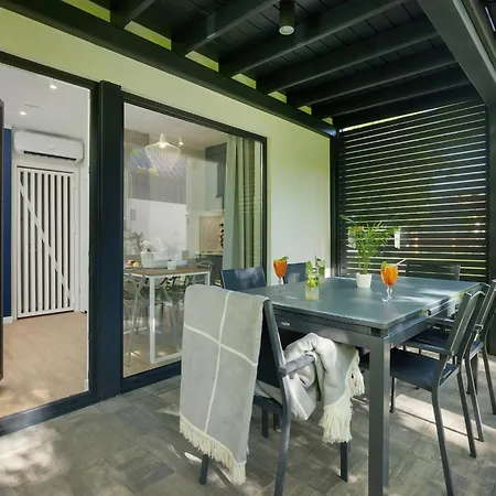 Near The Sea, Holiday home *